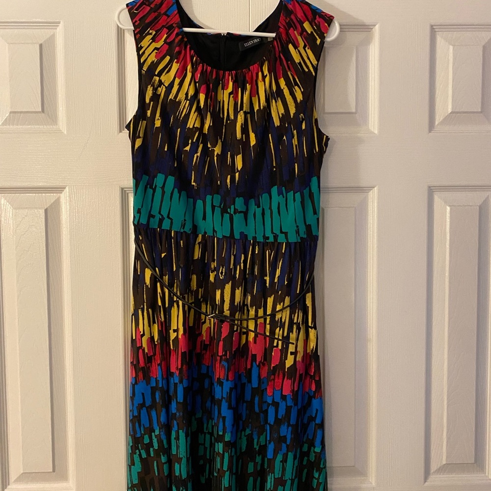Women’s sleeveless dress.